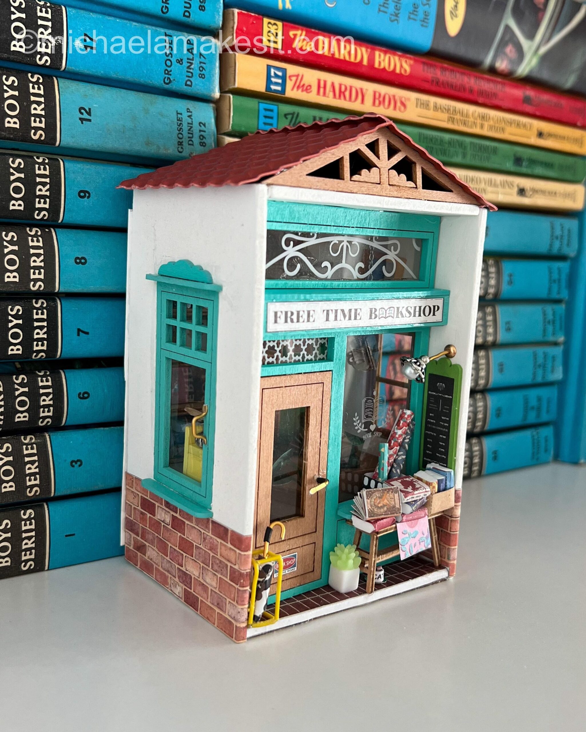 Review of Rolife Free Time Books DIY Miniature House Kit – Part 2 of 5